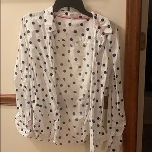 Crown & Ivy, white blouse w/ blue polka dots M